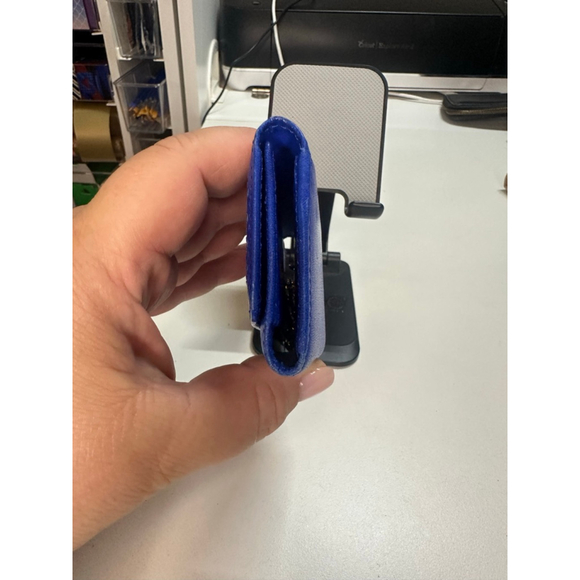 Women's Yves Saint Laurent Blue Leather Key Holder - Picture 3 of 10